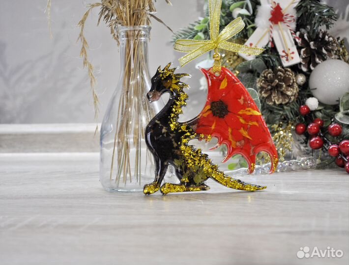 Новогодние игрушки с цветами