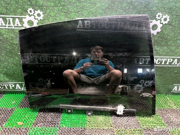 Стекло двойное заднее правое Lexus Ls 2017-2023