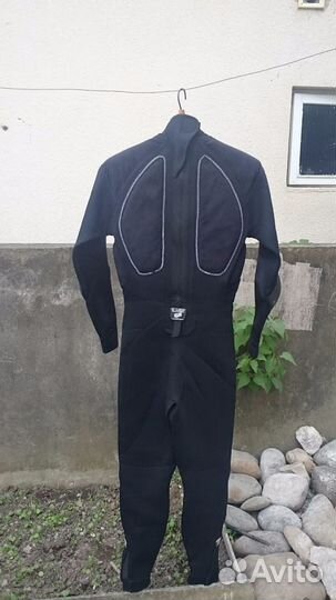 Гидрокостюм для кайта, вейкборда и гидроцикла