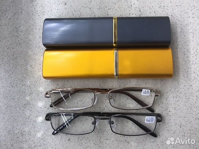 Очки с футляром