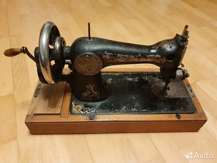 Швейная машинка Singer
