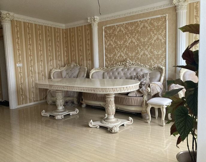 3-к. квартира, 80 м², 2/3 эт.