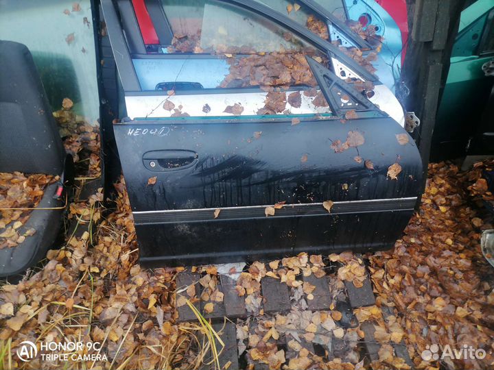 Дверь передняя правая dodge neon 1
