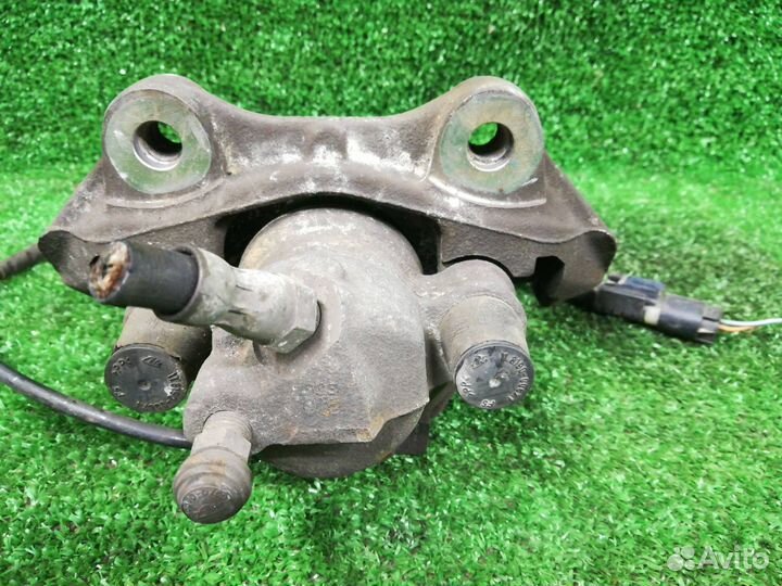 Суппорт тормозной задний левый Mercedes ML W164