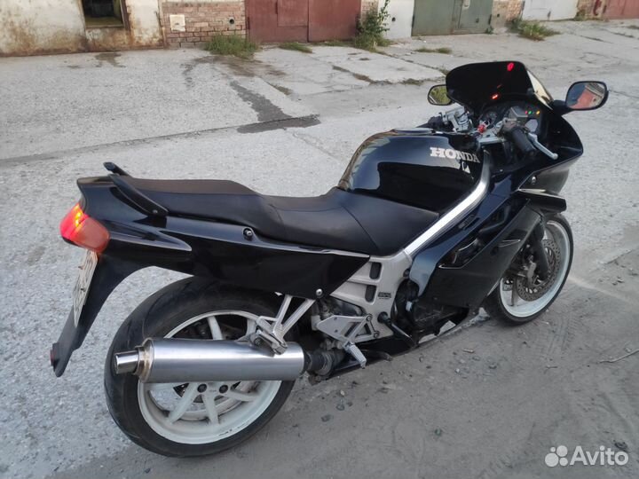 Honda VFR 750