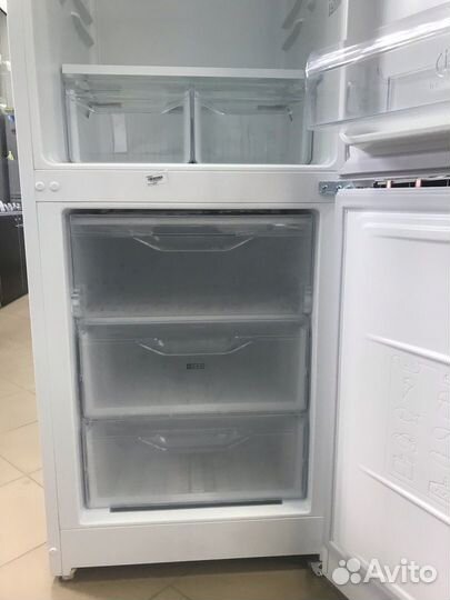 Холодильник Indesit DS 320 W (Сов24б)