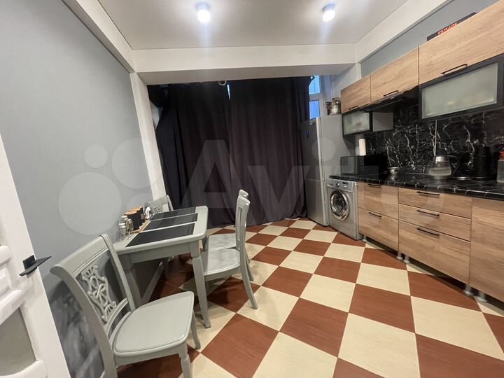 2-к. квартира, 56 м², 1/5 эт.