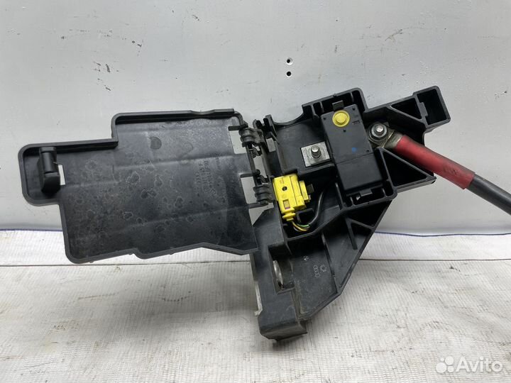 Клемма аккумулятора плюс Audi A8 D3