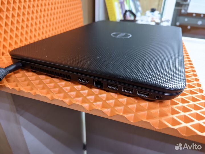 Ноутбук dell Inspiron 3537 15.6