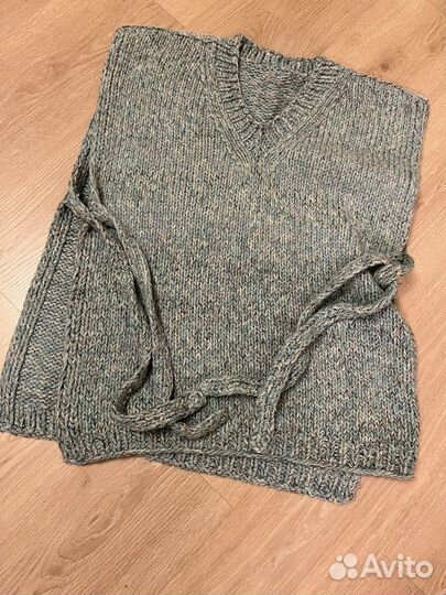 Жилет вязаный