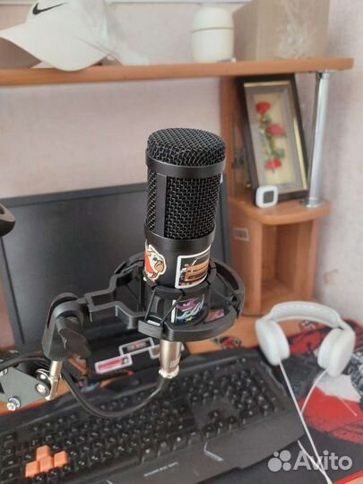 Студийный микрофон