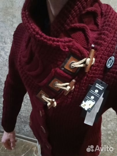 Мужской вязаный кардиган на пуговицах