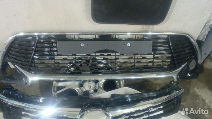 Решетка бампера toyota camry 55