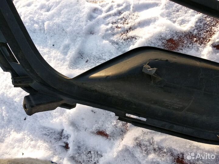 Решетка переднего бампера Kia Sportage 3