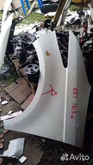 Крыло на Honda elysion RR