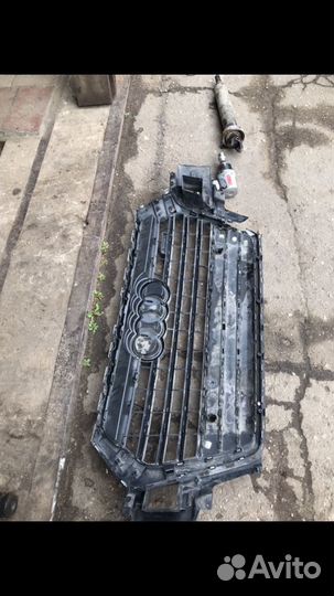 Решотка радиатора audi Q 7
