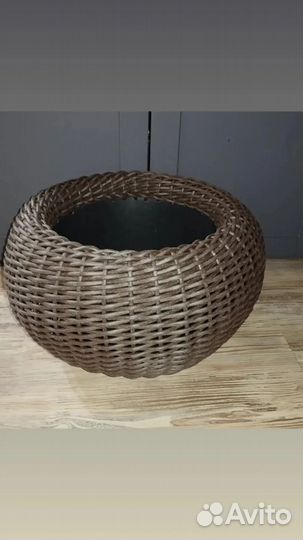 Кашпо из ротанга