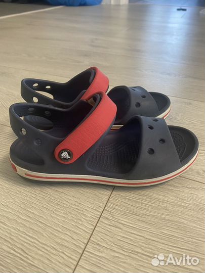 Сандали Crocs
