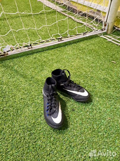Футбольные бутсы nike 31,5