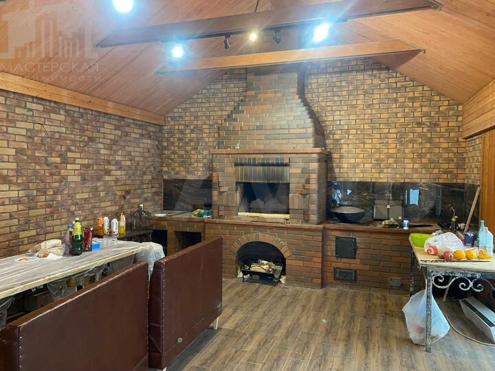 Дом 318 м² на участке 10 сот.