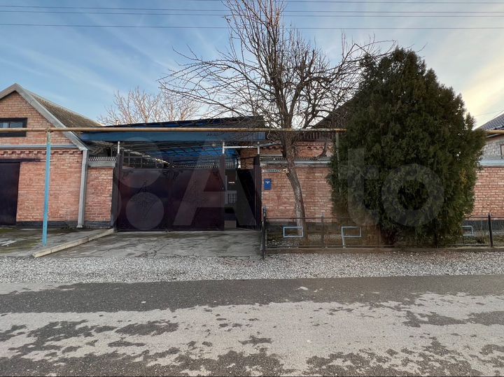 Дом 588 м² на участке 6 сот.