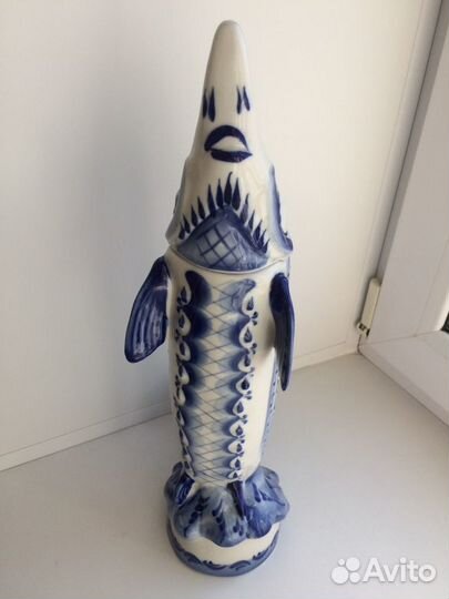 Статуэтка фарфоровая