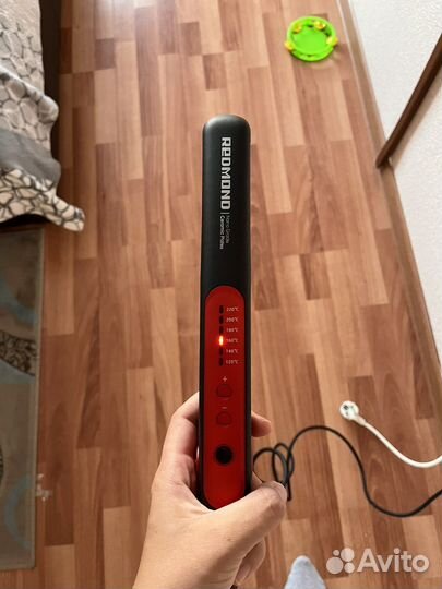 Выпрямитель утюжок для волос redmond