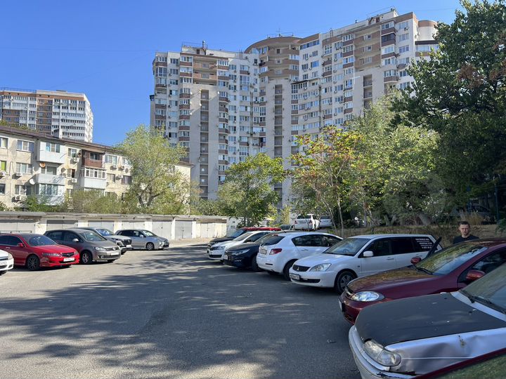 Машиноместо, 20 м²