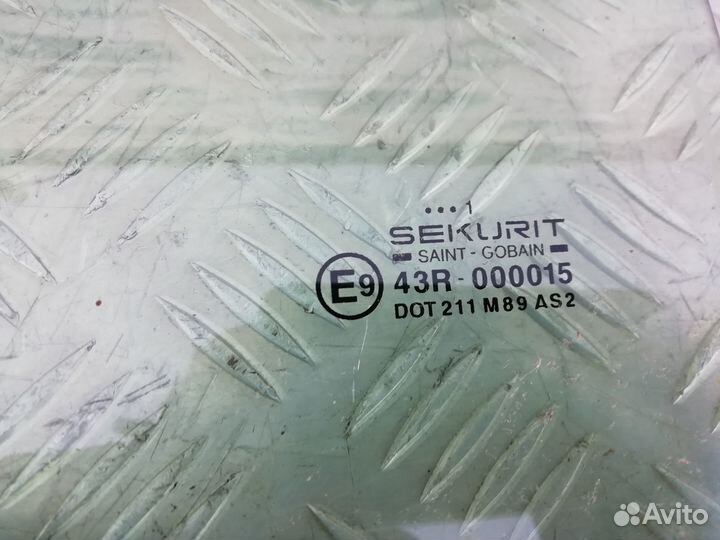 Стекло двери передней правой Peugeot Partner M49