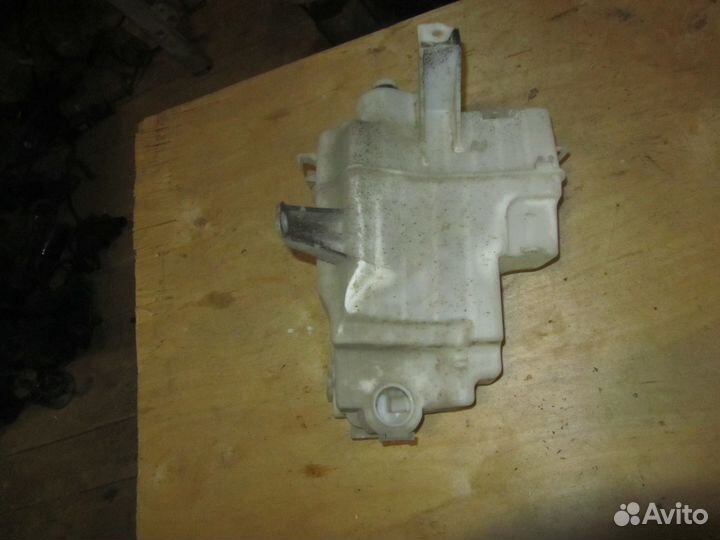 Бачок омывателя toyota RAV4 13- 060851422