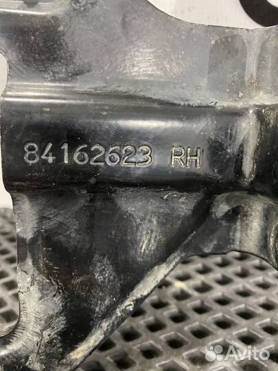 Кронштейн (крепление) Volvo FH4 84162623