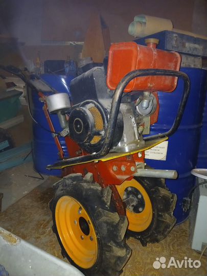 Мотоблок новый и тележка