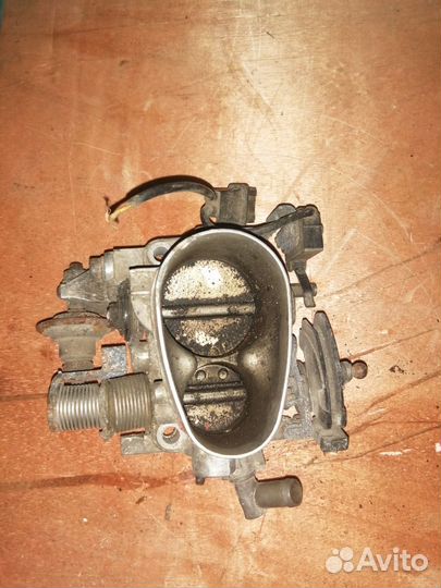 Дроссельная заслонка Audi 100 2.3, 45