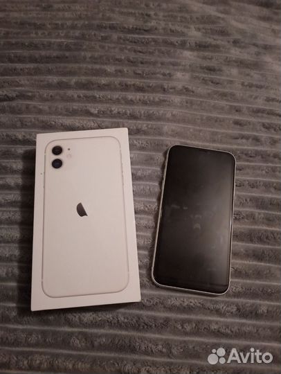 Телефон iPhone 11