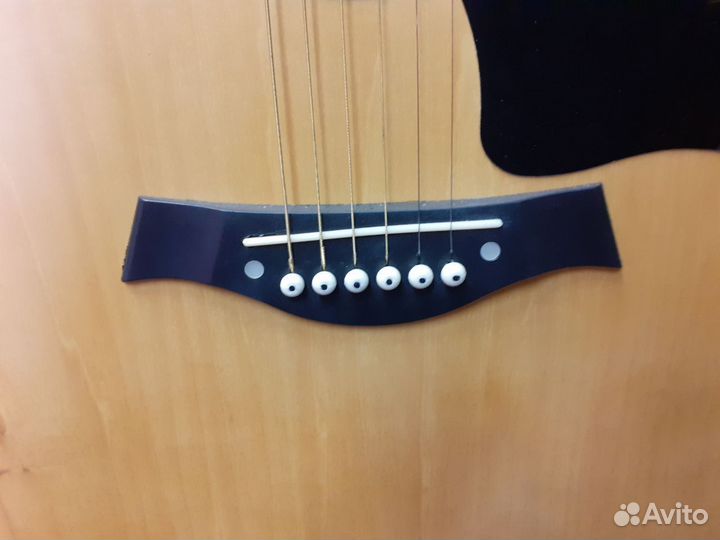 Электроакустическая гитара