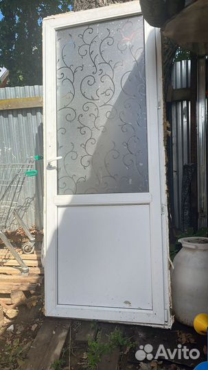 Двери пластиковые бу