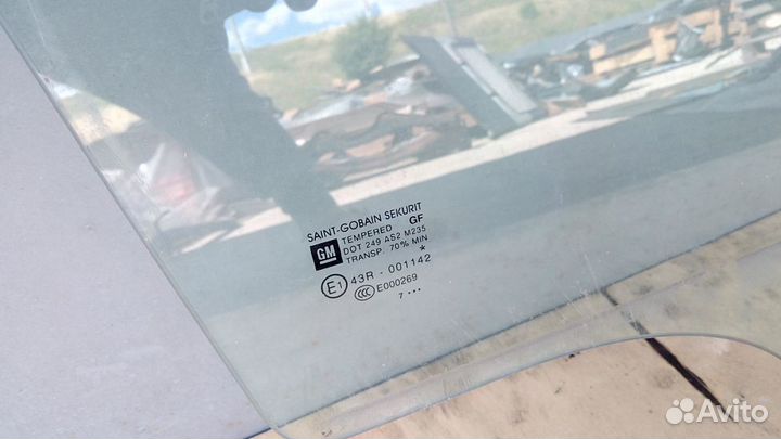 Стекло задней правой двери на Опель Корса Д