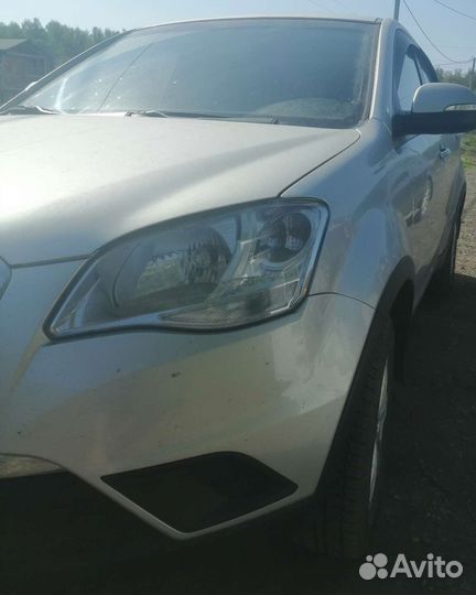 Крыло заднее и другое на ssangyong actyon New