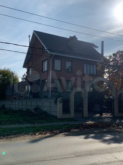 Дом 375 м² на участке 8 сот.