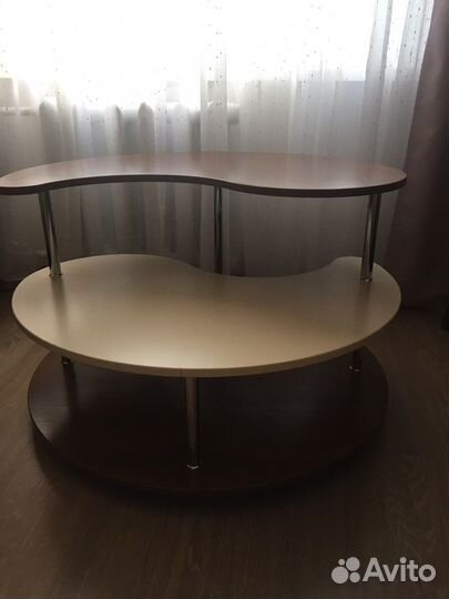 Журнальный столик на колесах