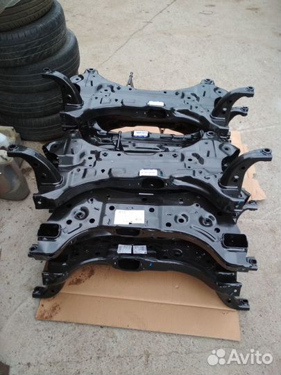 Подрамник передний hyundai solaris 2-KIA RIO 4 (но