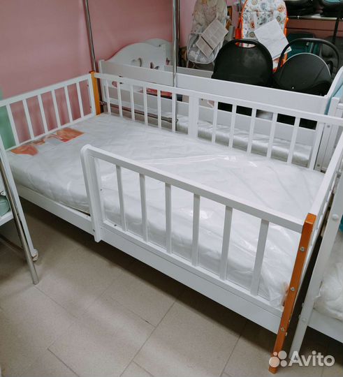 Новая кровать с бортиком берёза/бук