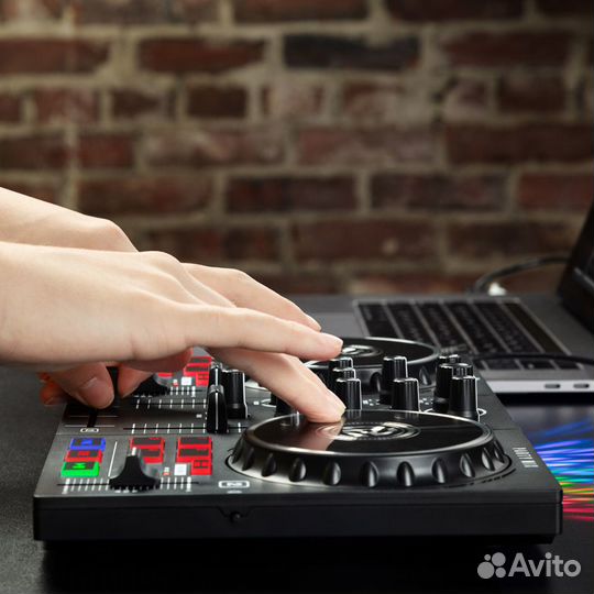 DJ-контроллер Numark Party Mix II