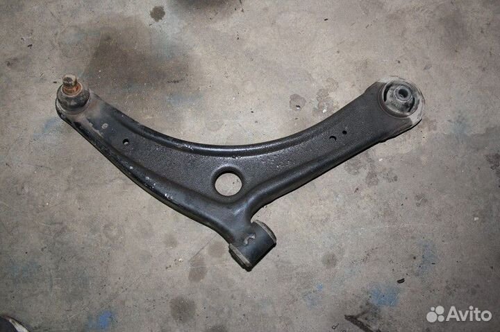 Рычаг передний нижний правый Mitsubishi ASX I рестайлинг 2 (2016—2020)