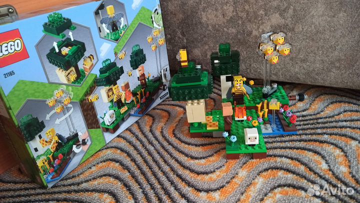 Lego Minecraft 21165, The Bee farm (пасека)