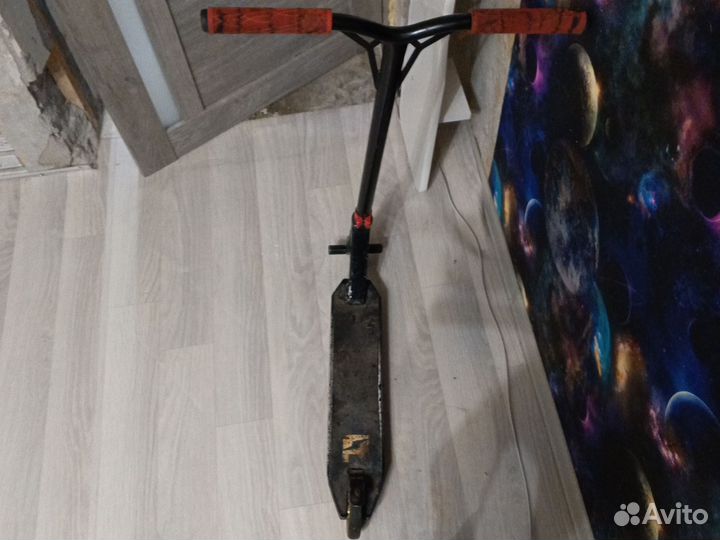 Трюковой самокат парк reaction