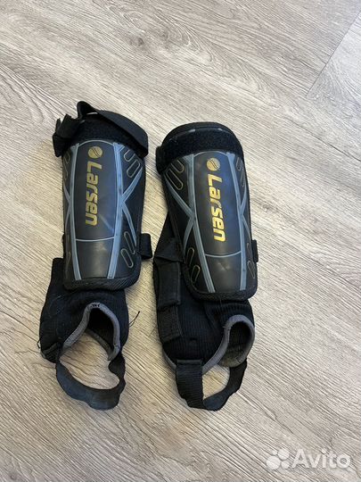 Футбольные щитки на мальчика