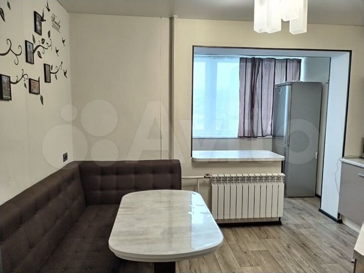 2-к. квартира, 58 м², 4/10 эт.