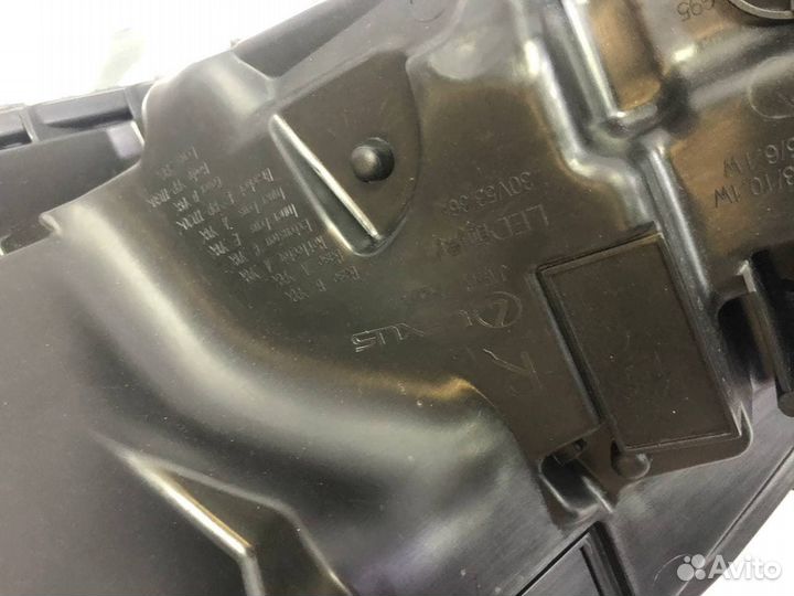 Правый корпус фары Lexus ES 7 2018-н.в. 3 линзы