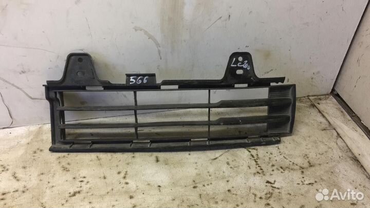 Решетка в бампер левая Toyota Land Cruiser